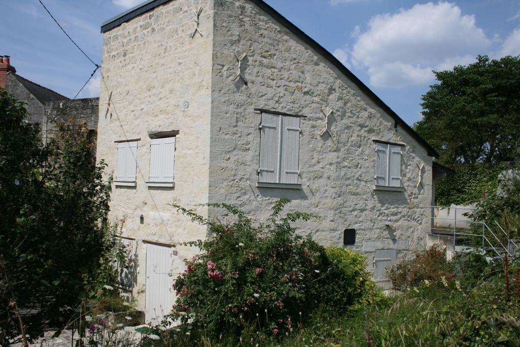 Chateau De Chaintres