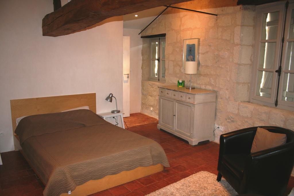 Holiday home Chateau De Chaintres Dampierre-sur-Loire